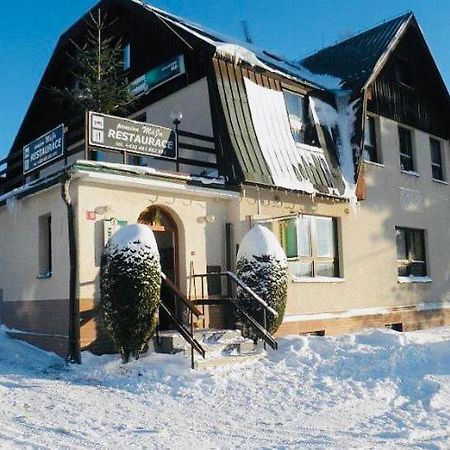 Restaurace A Penzion Maja Benecko Dış mekan fotoğraf