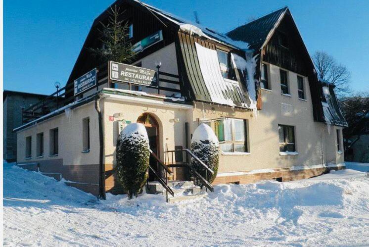 Restaurace A Penzion Maja Benecko Dış mekan fotoğraf