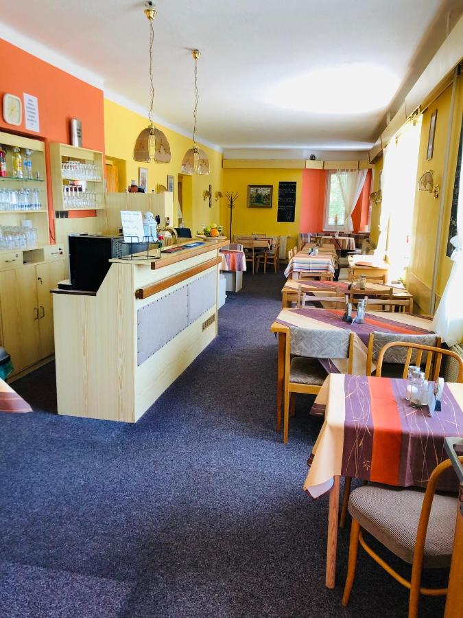 Restaurace A Penzion Maja Benecko Dış mekan fotoğraf